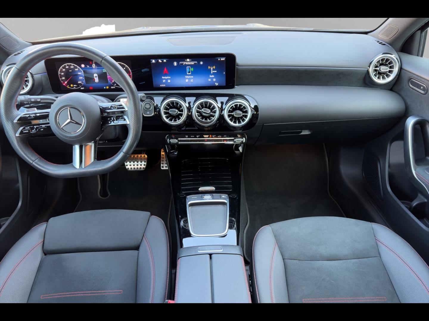 Image MERCEDES-BENZ Classe A 180 d 116ch AMG Line 8G-DCT
