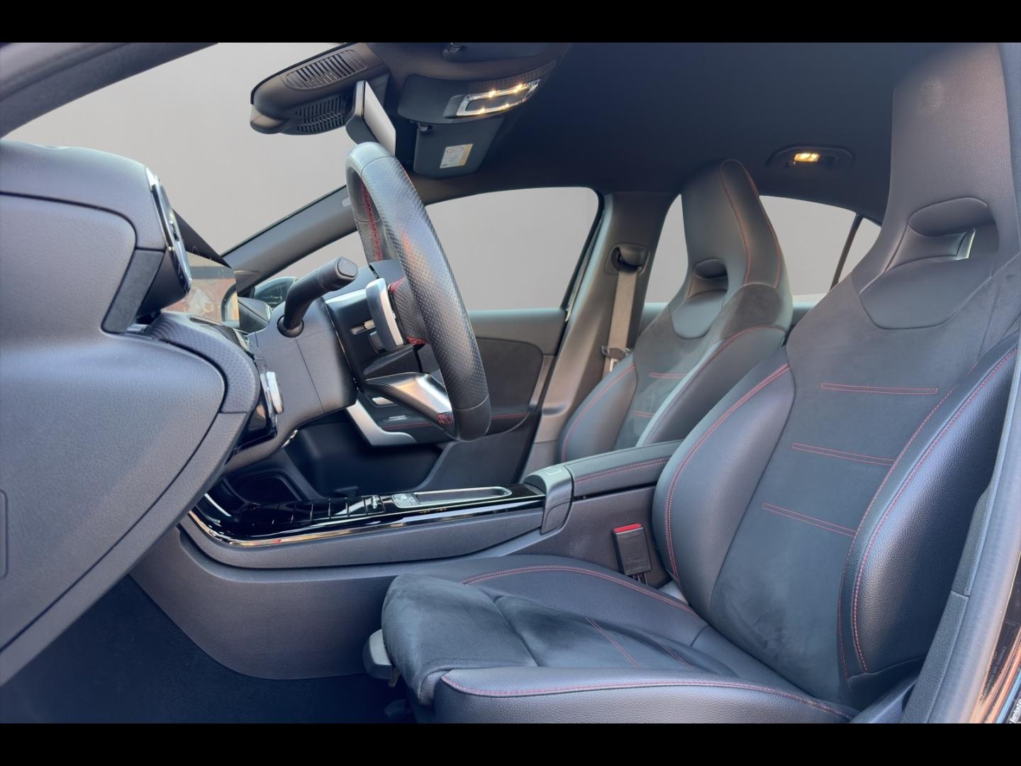Image MERCEDES-BENZ Classe A 180 d 116ch AMG Line 8G-DCT