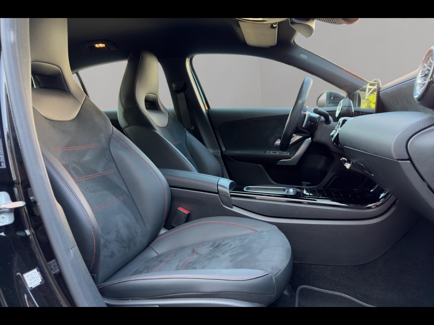 Image MERCEDES-BENZ Classe A 180 d 116ch AMG Line 8G-DCT