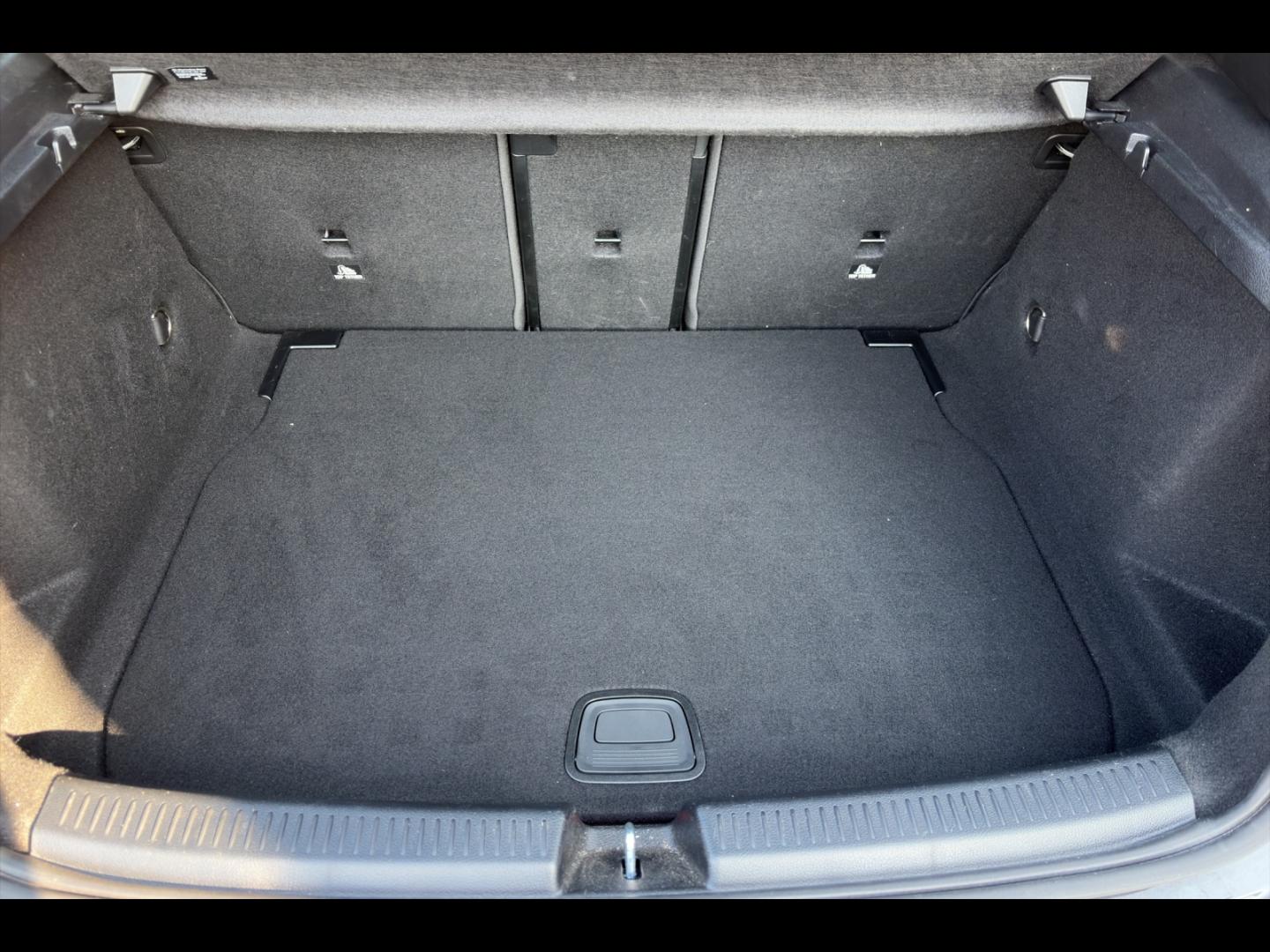 Image MERCEDES-BENZ Classe A 180 d 116ch AMG Line 8G-DCT