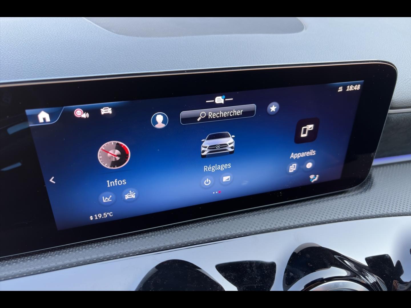 Image MERCEDES-BENZ Classe A 180 d 116ch AMG Line 8G-DCT