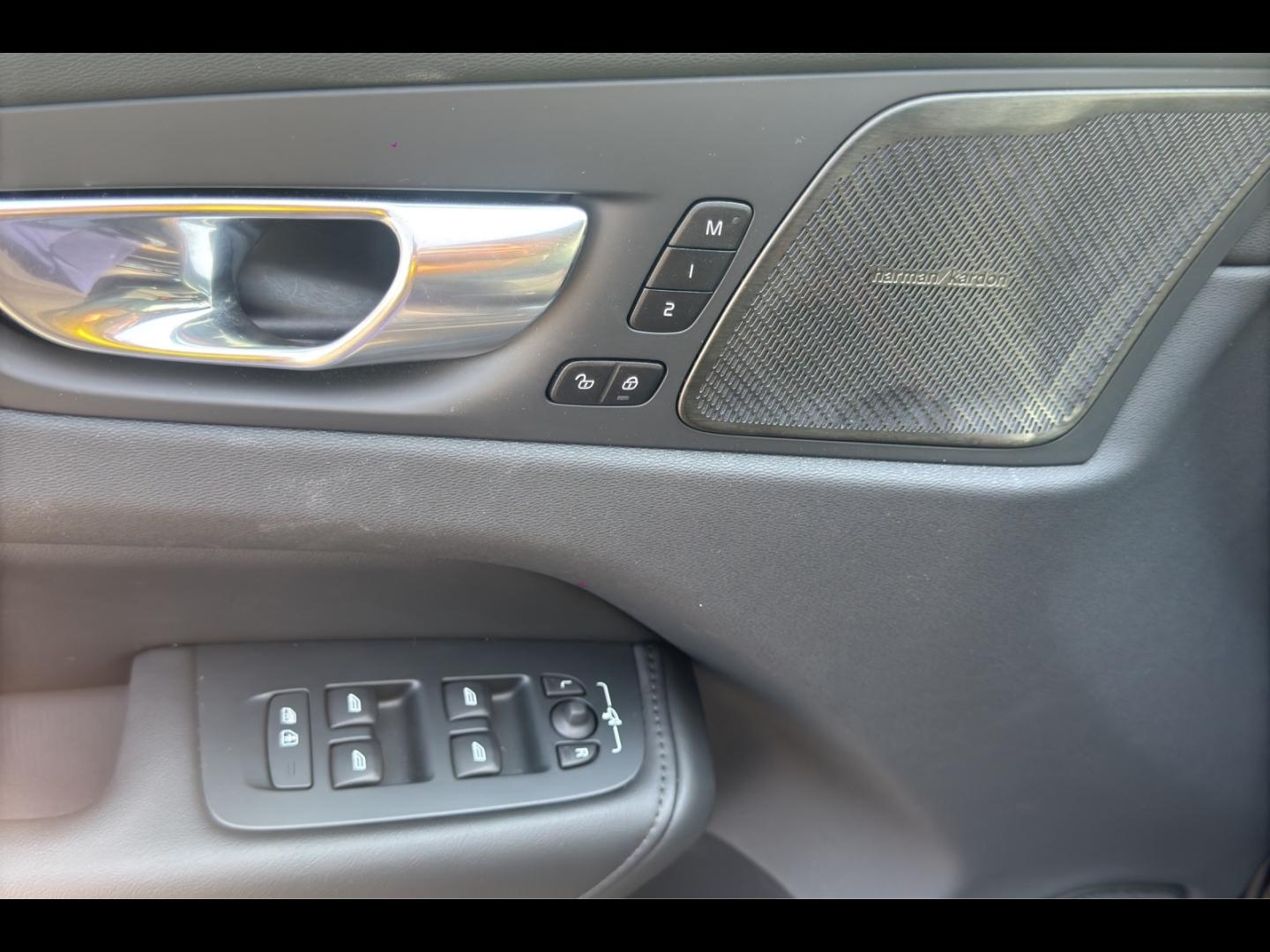 Image VOLVO XC60 T6 Hybride Rechargeable 253 + 145ch Ultra Style Chrome Geartronic 8 AWD