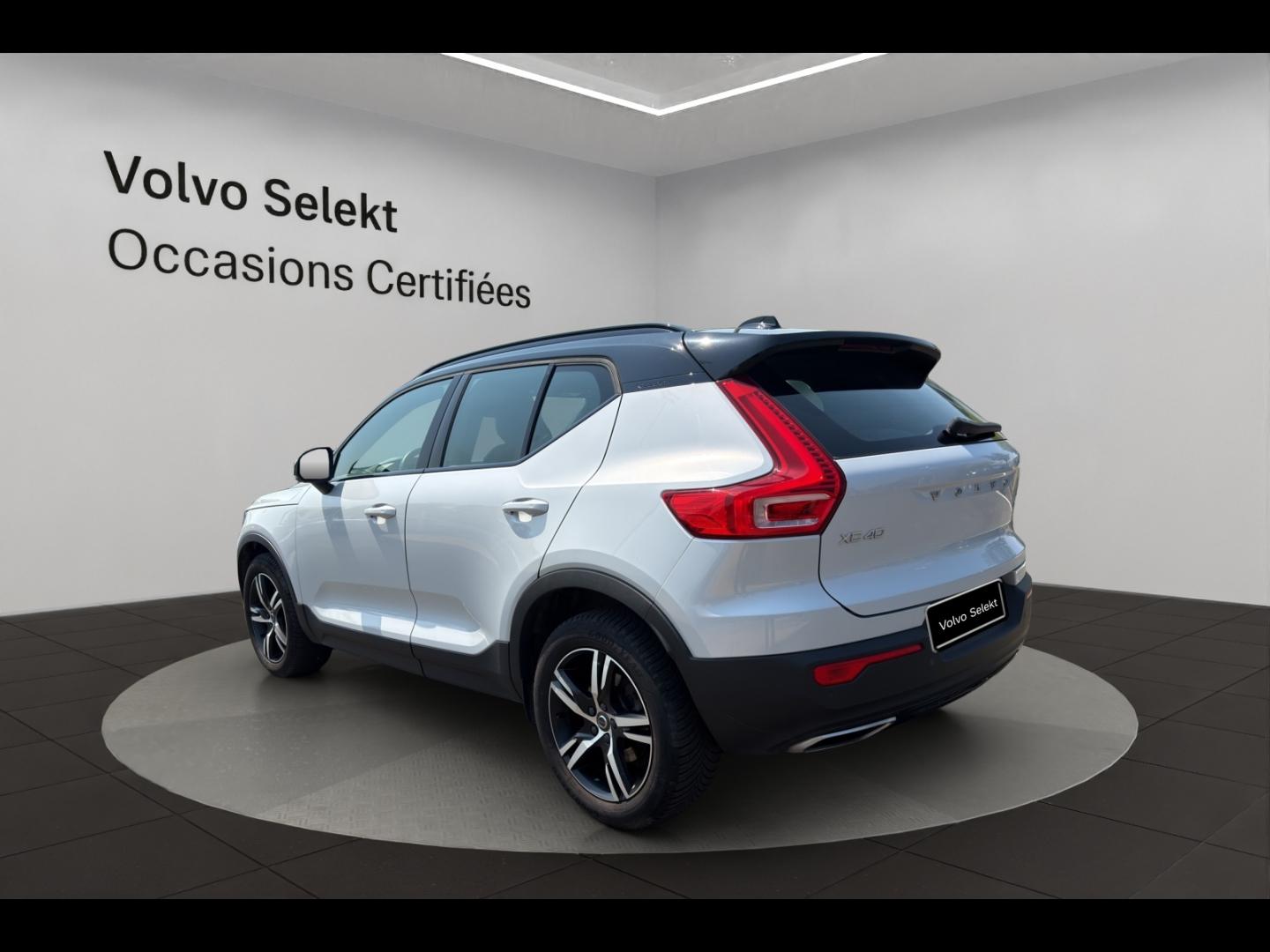 Image VOLVO XC40 D3 AdBlue 150ch R-Design Geartronic 8