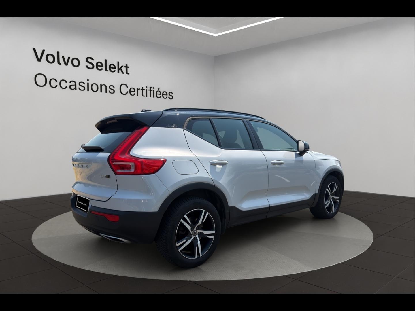 Image VOLVO XC40 D3 AdBlue 150ch R-Design Geartronic 8