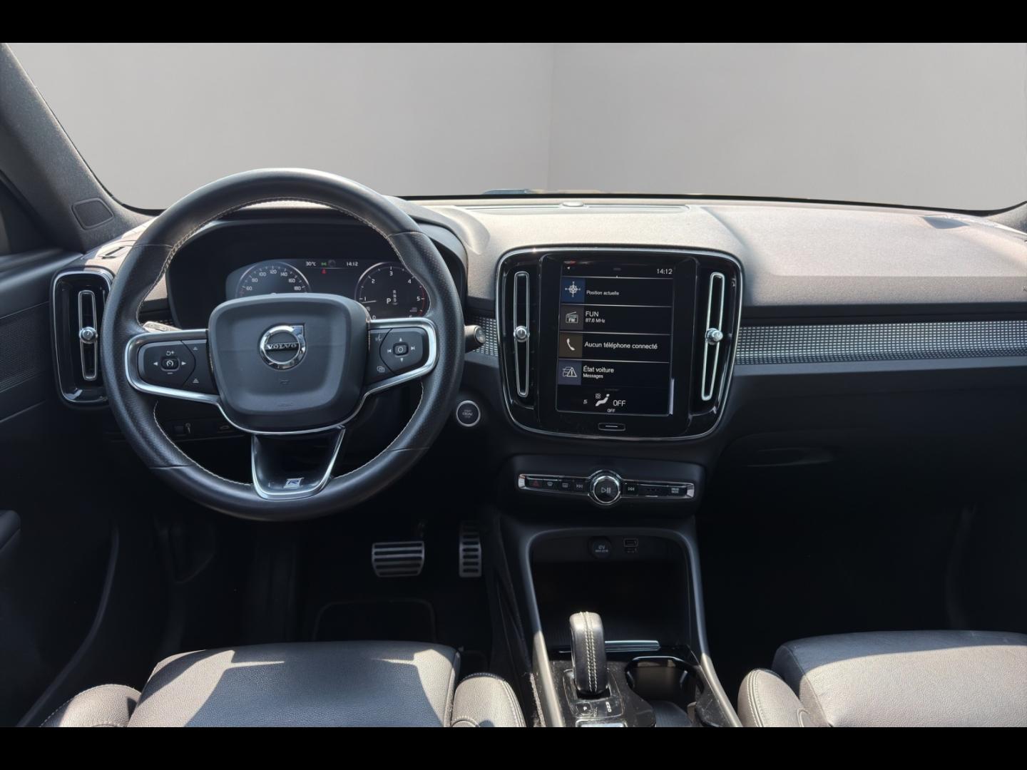 Image VOLVO XC40 D3 AdBlue 150ch R-Design Geartronic 8