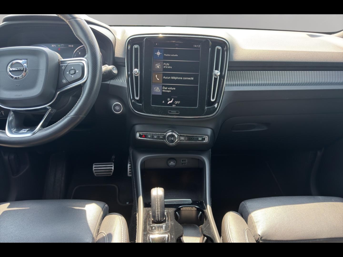 Image VOLVO XC40 D3 AdBlue 150ch R-Design Geartronic 8