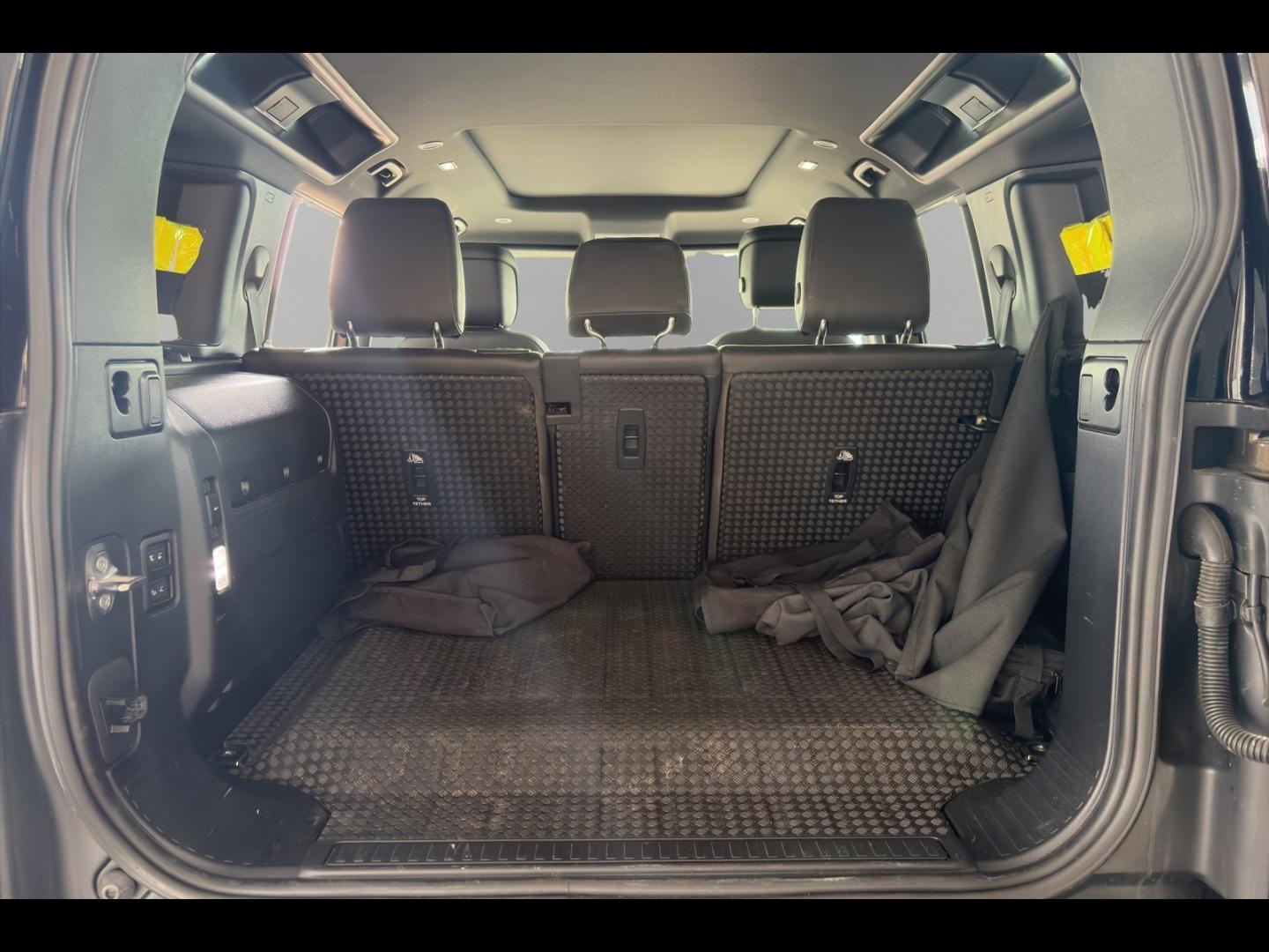 Image LAND-ROVER Defender 110 2.0 P300e X-Dynamic HSE