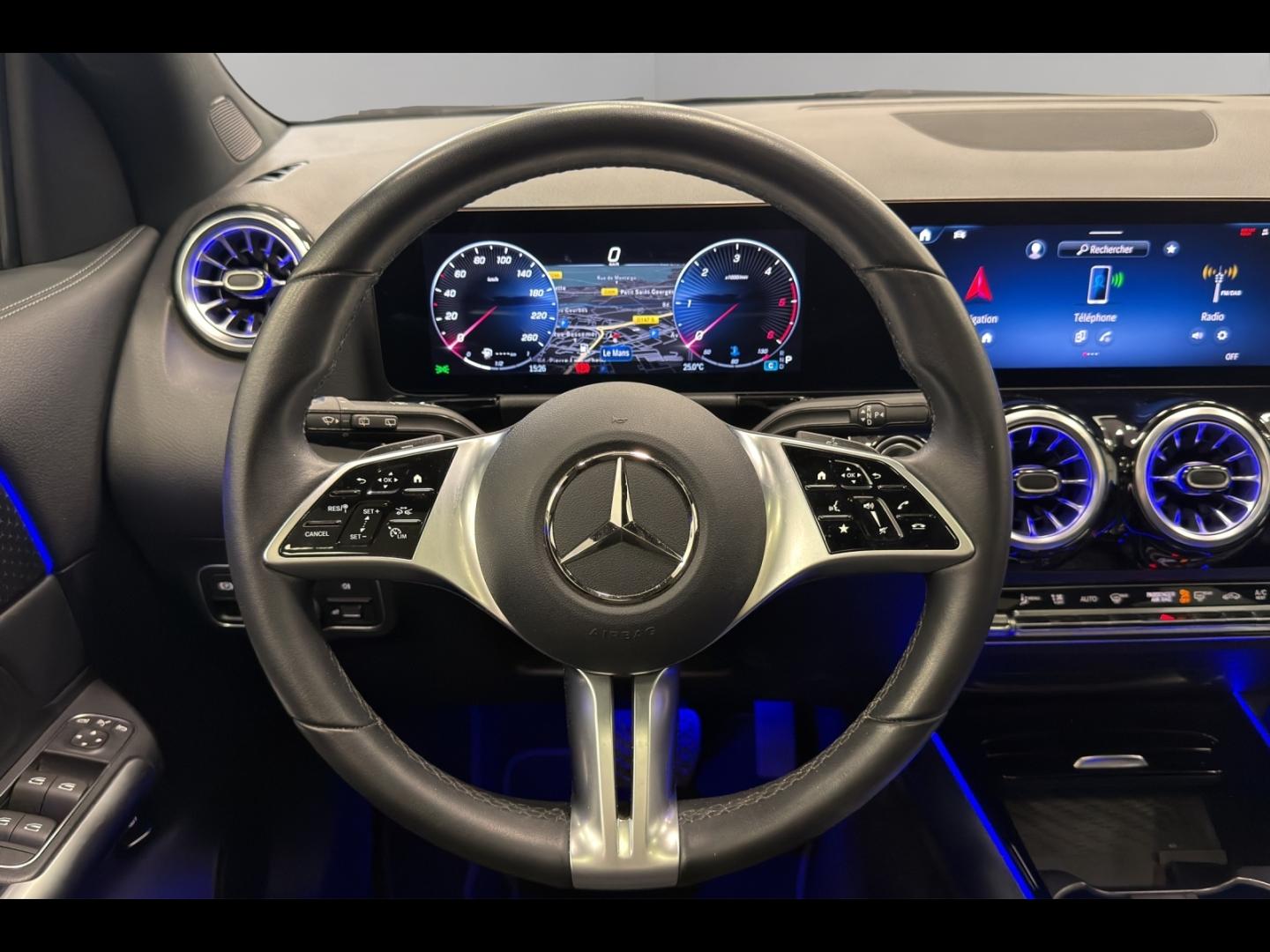 Image MERCEDES-BENZ GLA 200 d 150ch Progressive Line 8G-DCT 4Matic