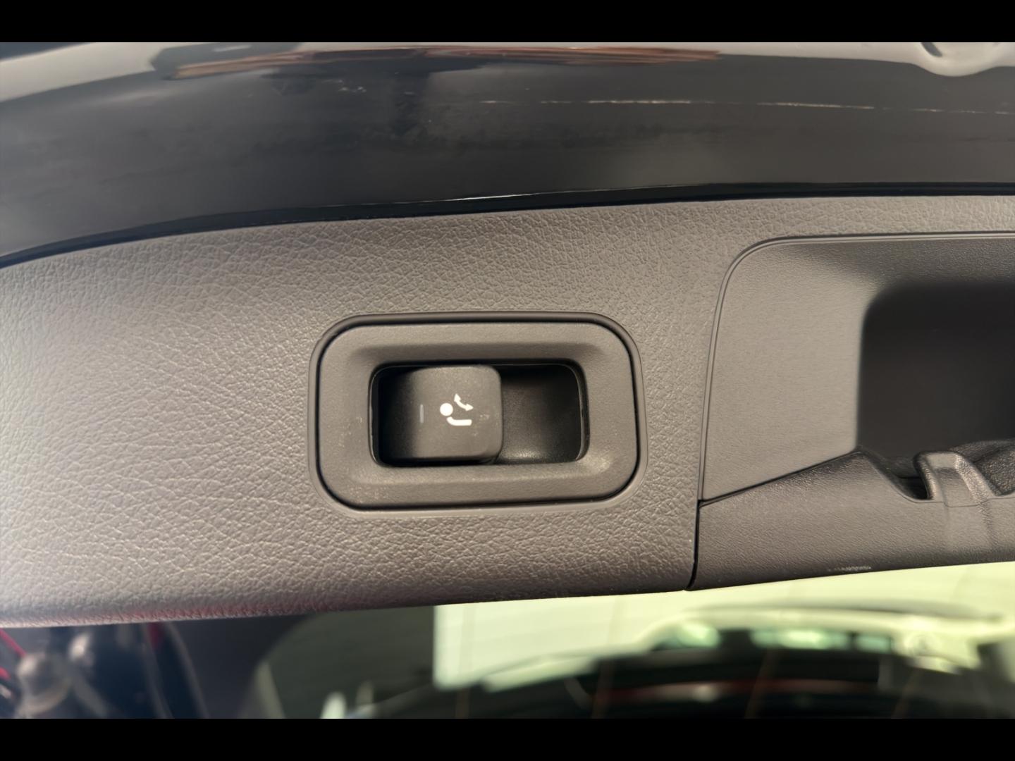 Image MERCEDES-BENZ GLA 200 d 150ch Progressive Line 8G-DCT 4Matic