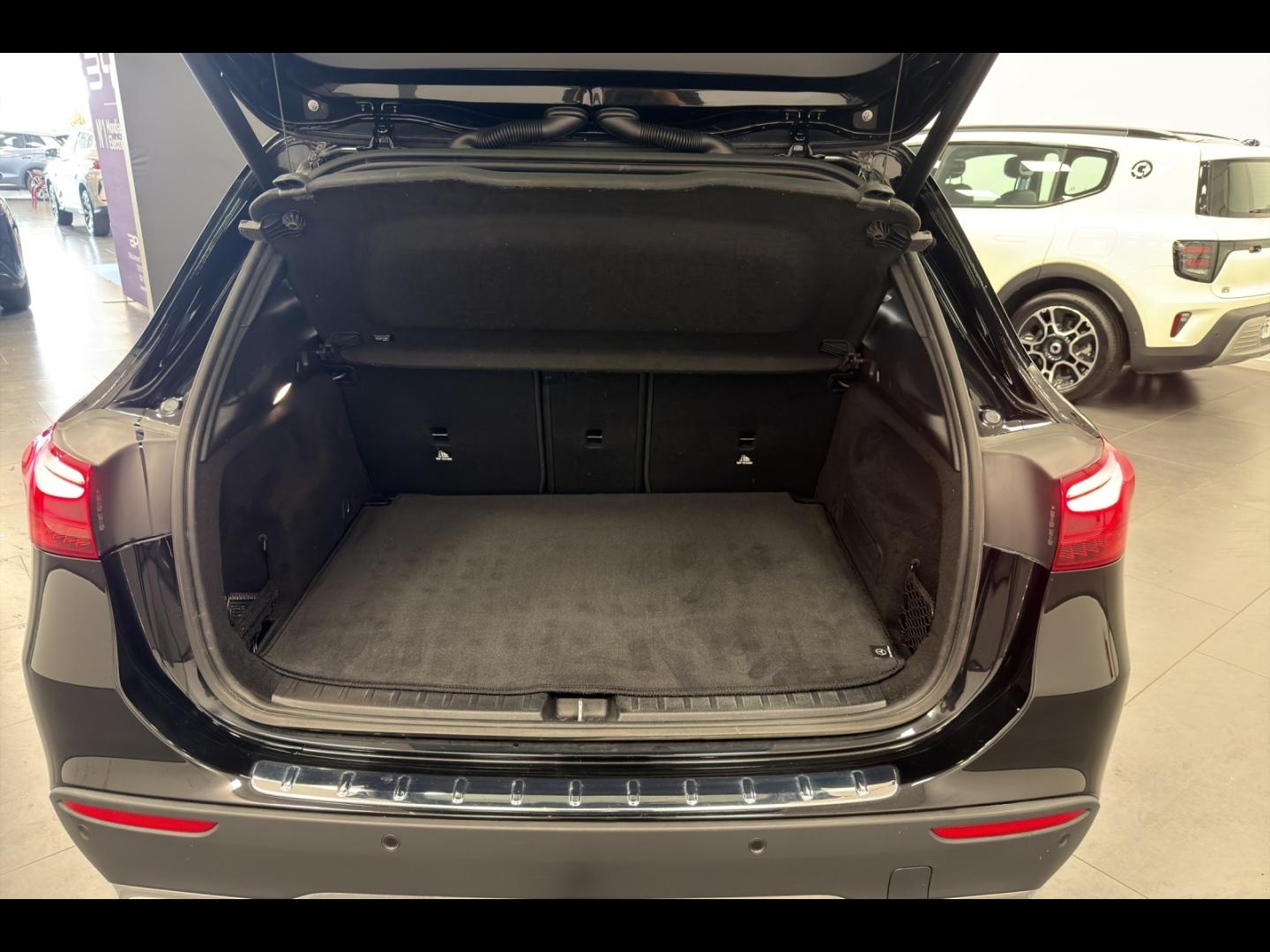 Image MERCEDES-BENZ GLA 200 d 150ch Progressive Line 8G-DCT 4Matic