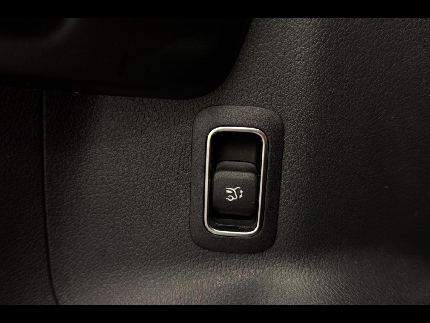 Image MERCEDES-BENZ GLA 200 d 150ch Progressive Line 8G-DCT 4Matic