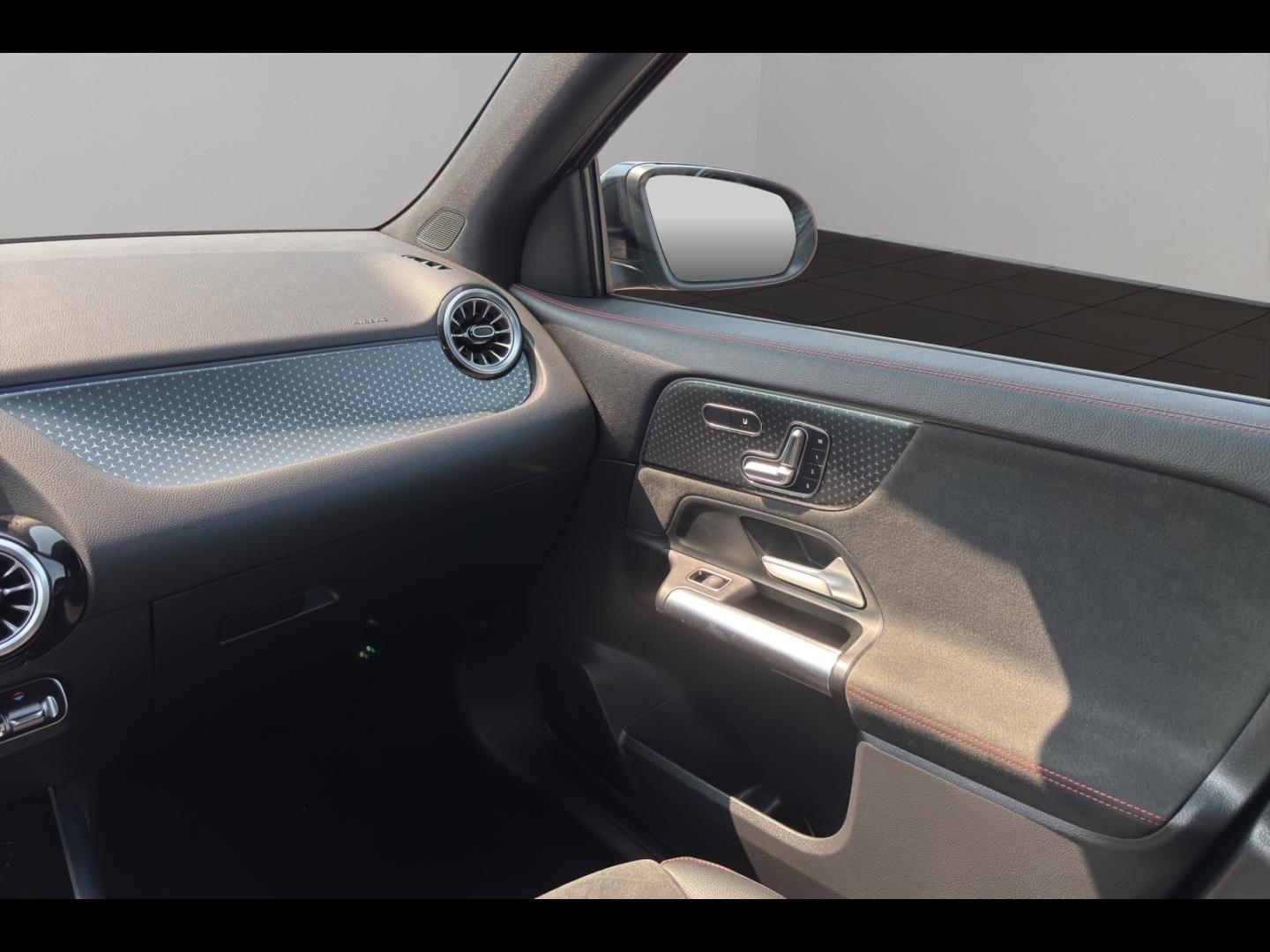 Image MERCEDES-BENZ GLA 250 e Hybrid EQ 218ch AMG Line 8G-DCT