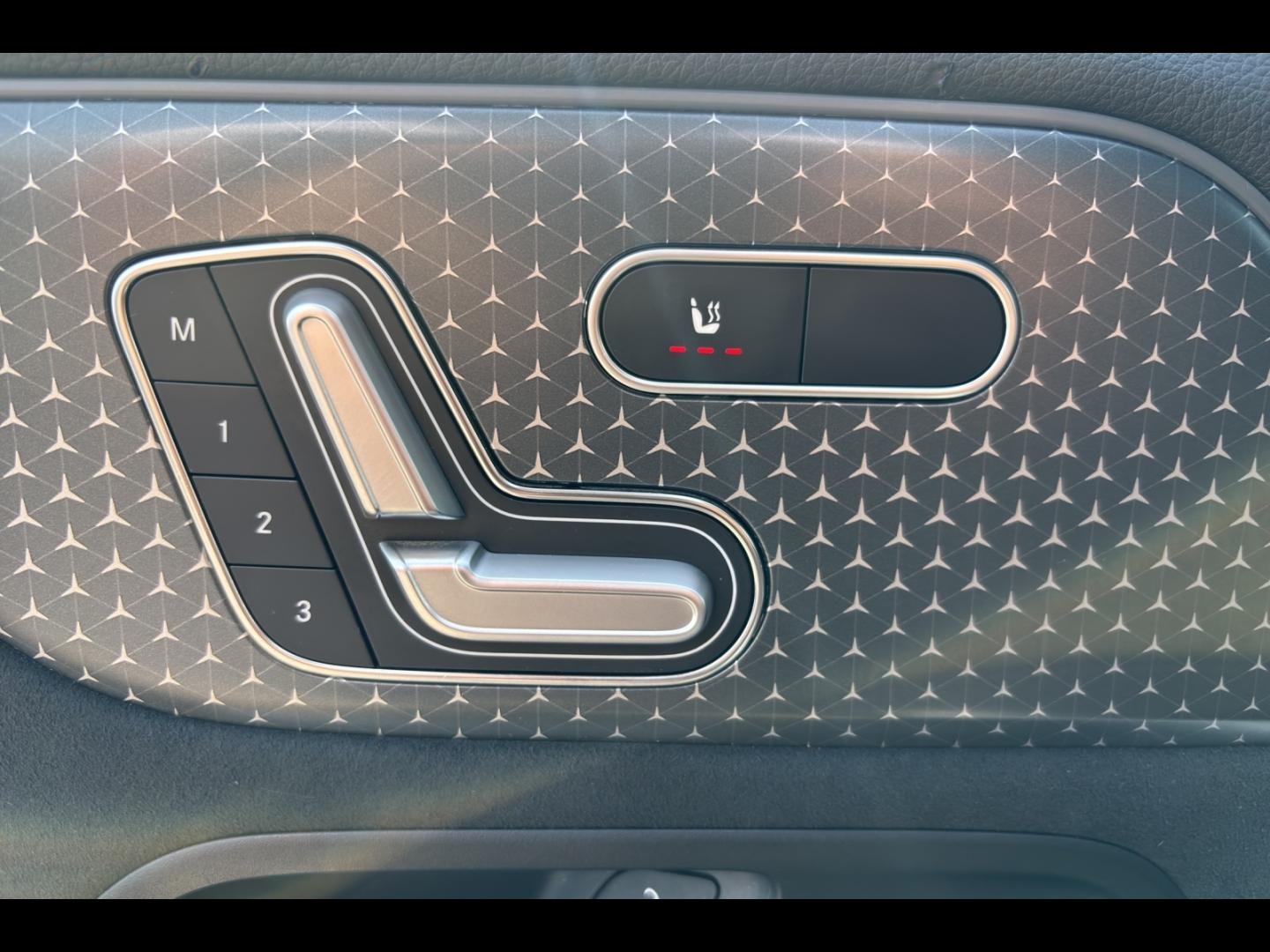 Image MERCEDES-BENZ GLA 250 e Hybrid EQ 218ch AMG Line 8G-DCT