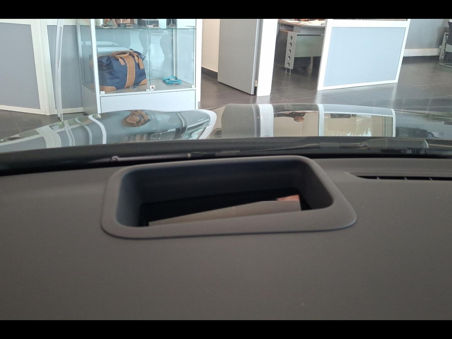 Image MERCEDES-BENZ CLA Shooting Brake 200 163+30ch AMG Line 8G-eDCT