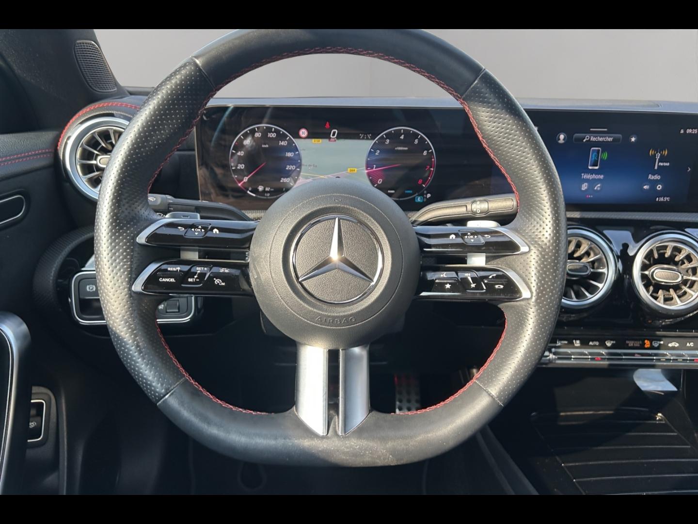 Image MERCEDES-BENZ CLA 200 163ch AMG Line 7G-DCT