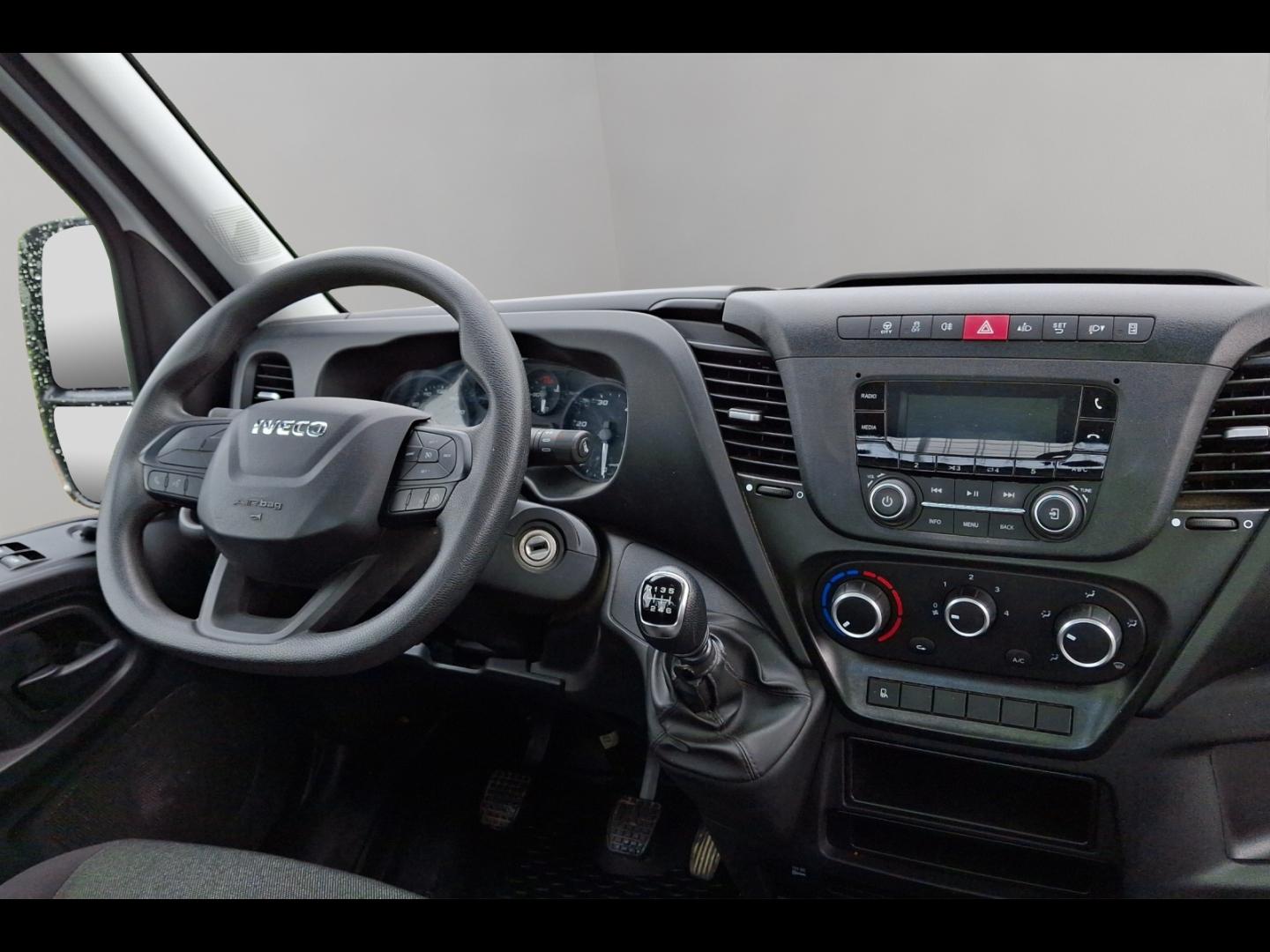 Image IVECO Daily CCb 35C16H empattement 3450 3.0 BENNE