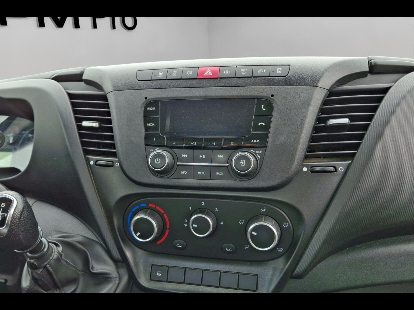 Image IVECO Daily CCb 35C16H empattement 3450 3.0 BENNE