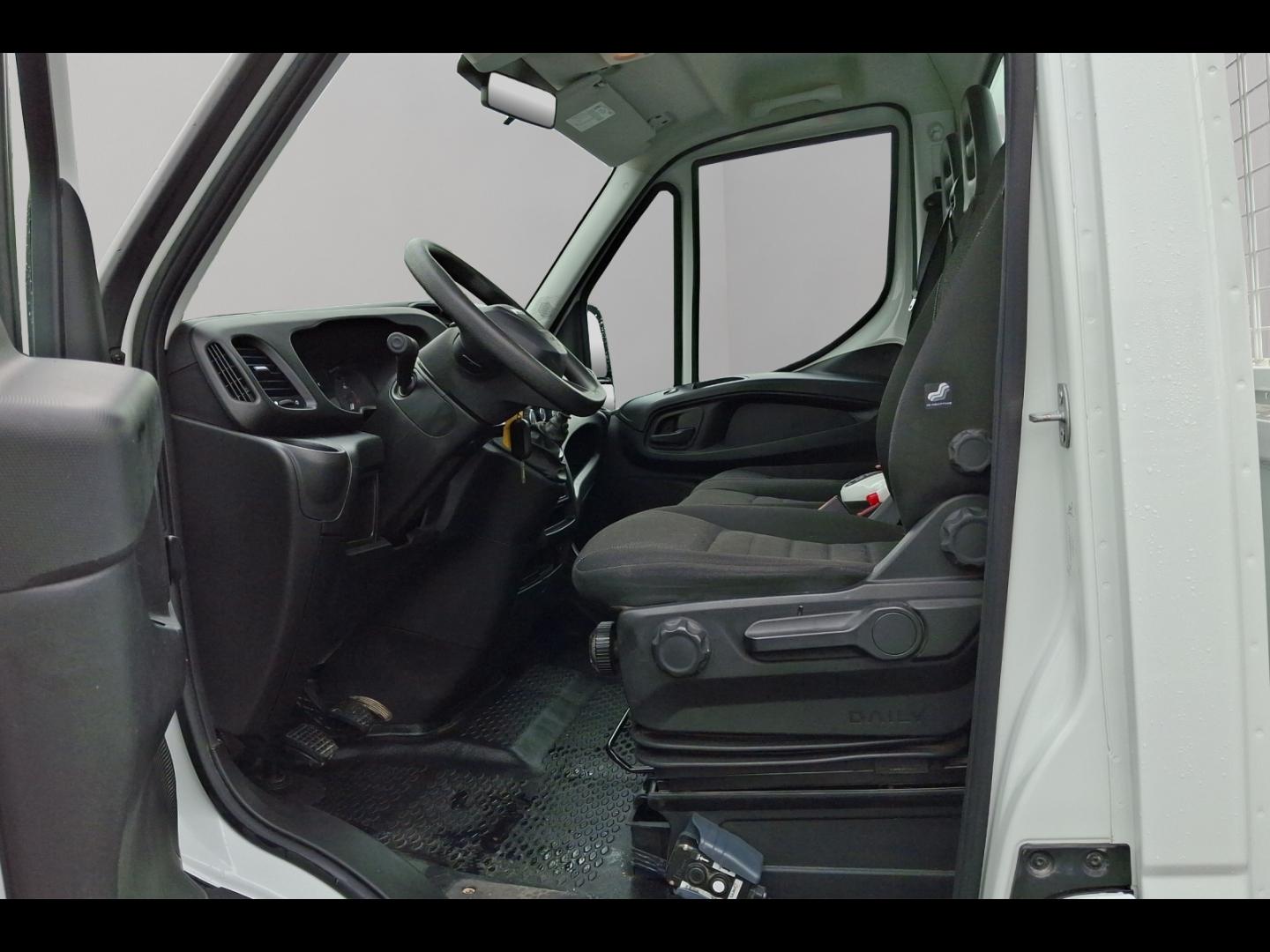 Image IVECO Daily CCb 35C16H empattement 3450 3.0 BENNE