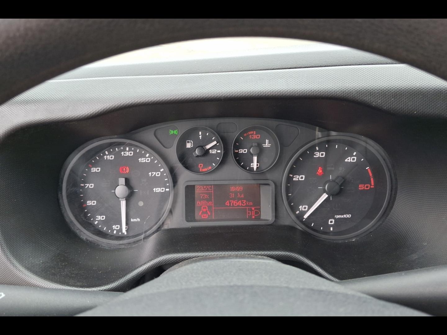 Image IVECO Daily CCb 35C16H empattement 3750 3.0 BENNE et COFFRE