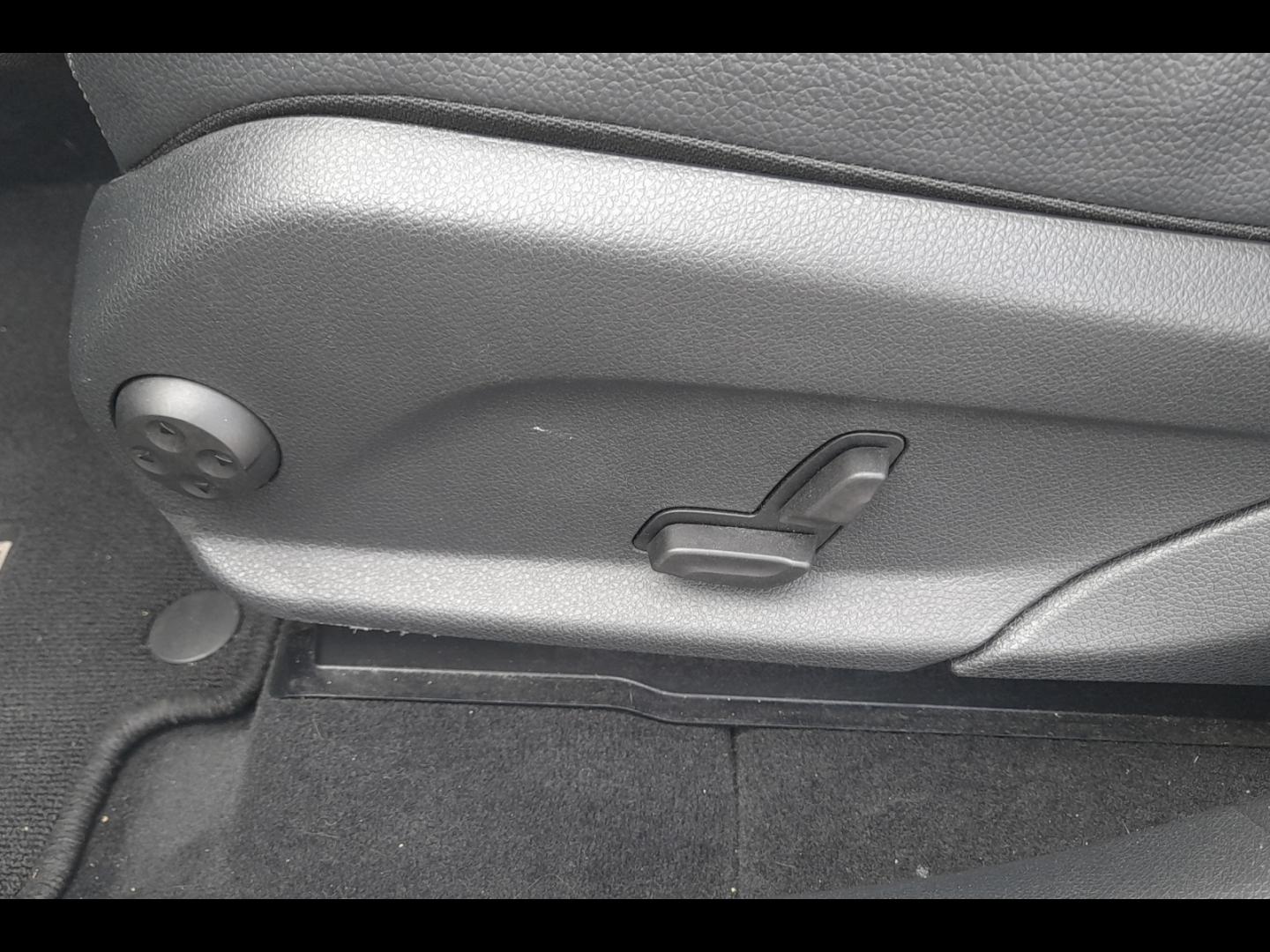 Image MERCEDES-BENZ GLC 220 d 194ch AMG Line 4Matic 9G-Tronic