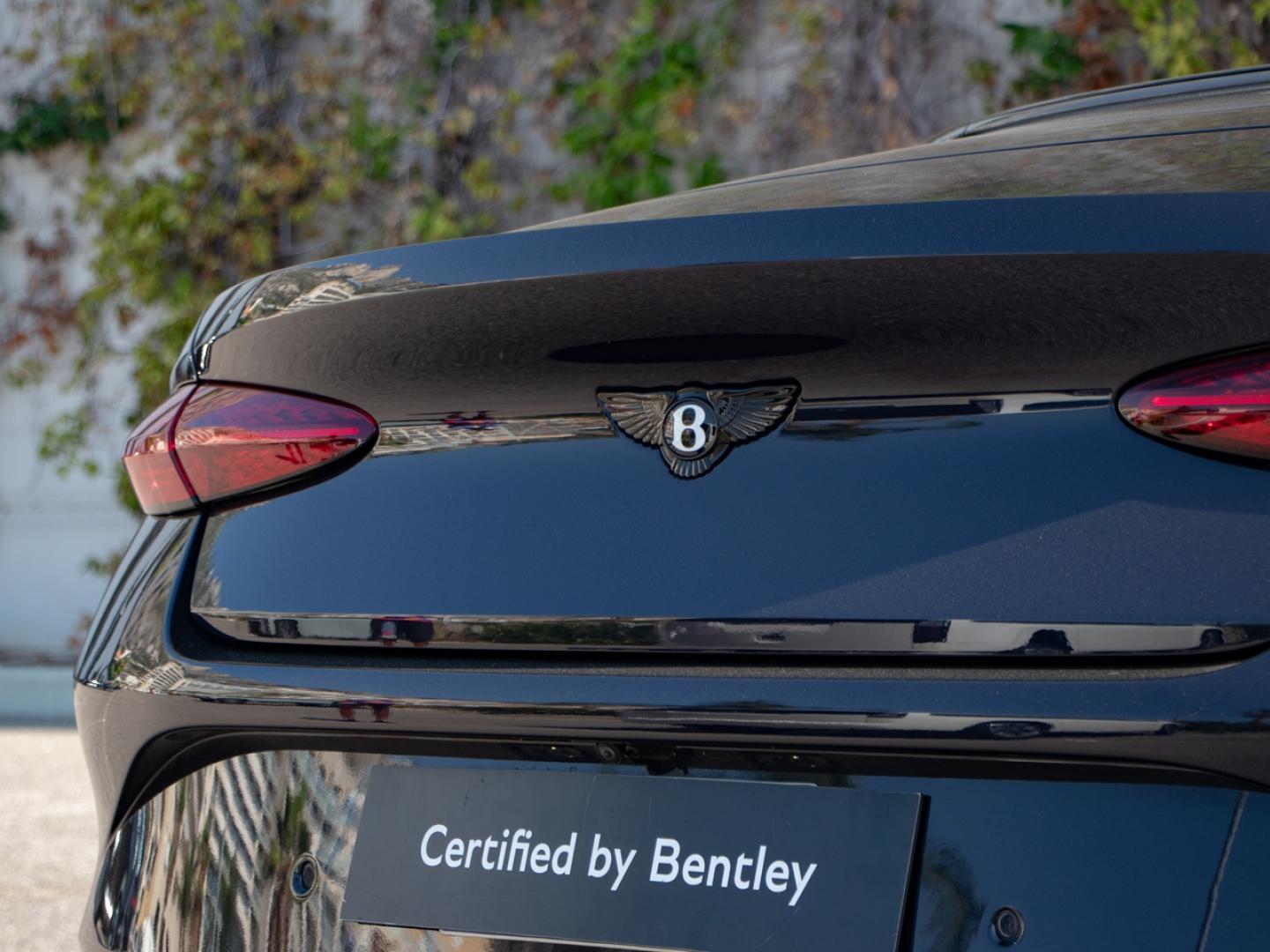 Image BENTLEY CONTINENTAL GTC Black Edition V8 Hybrid 680ch