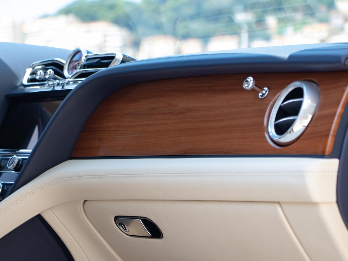 Image BENTLEY BENTAYGA EWB Atelier V8 4.0 550ch