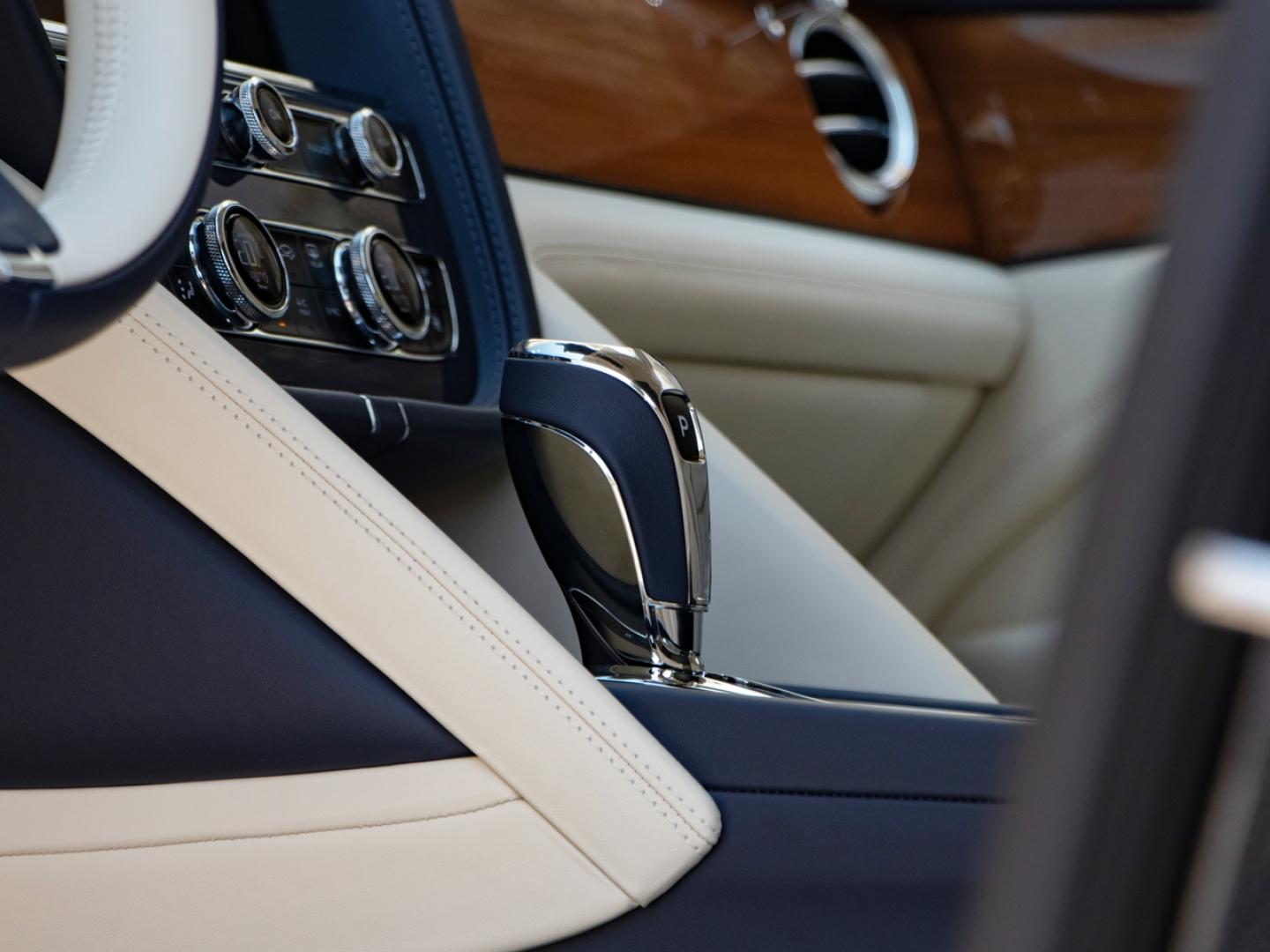 Image BENTLEY BENTAYGA EWB Atelier V8 4.0 550ch