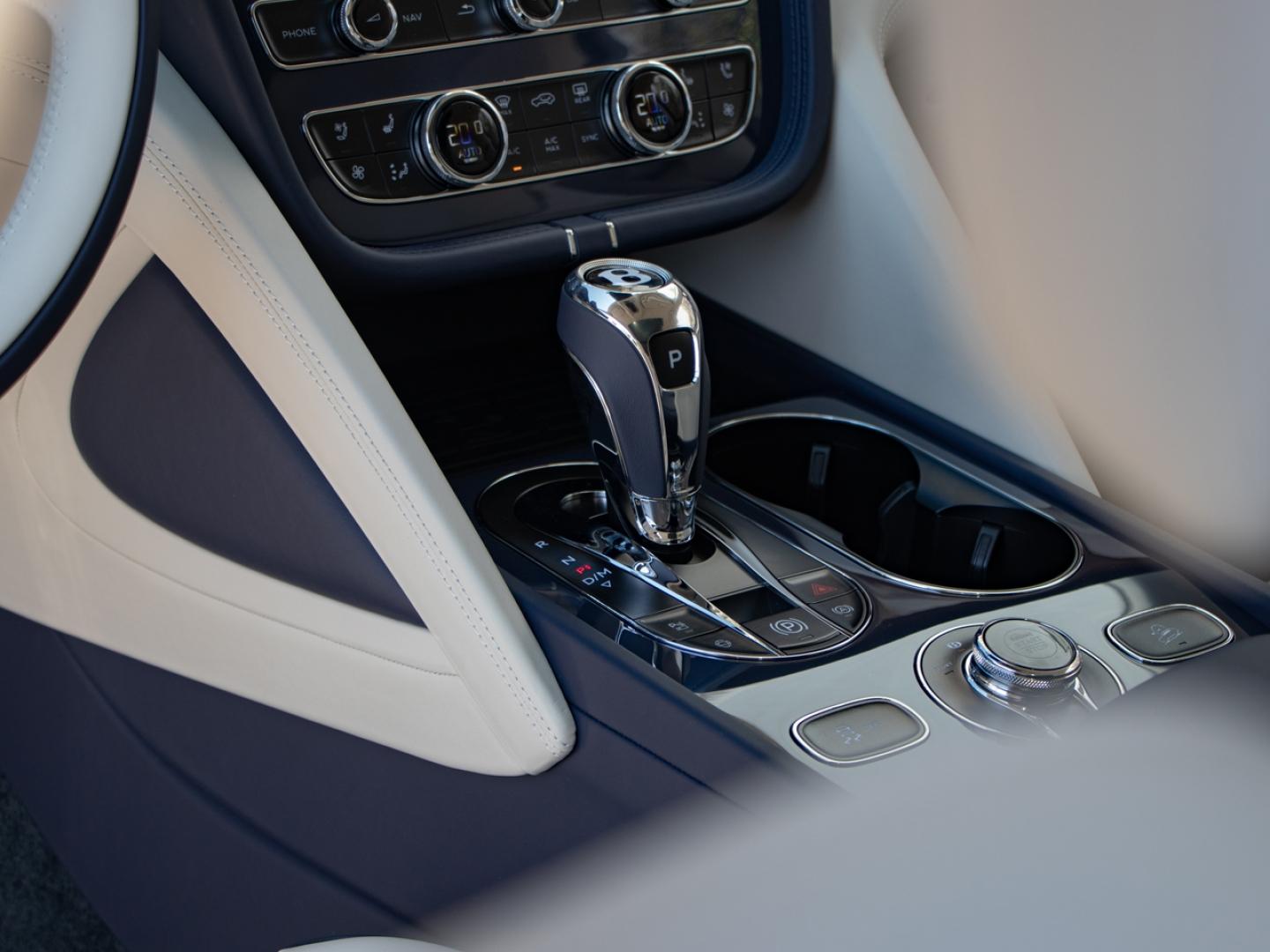 Image BENTLEY BENTAYGA EWB Atelier V8 4.0 550ch