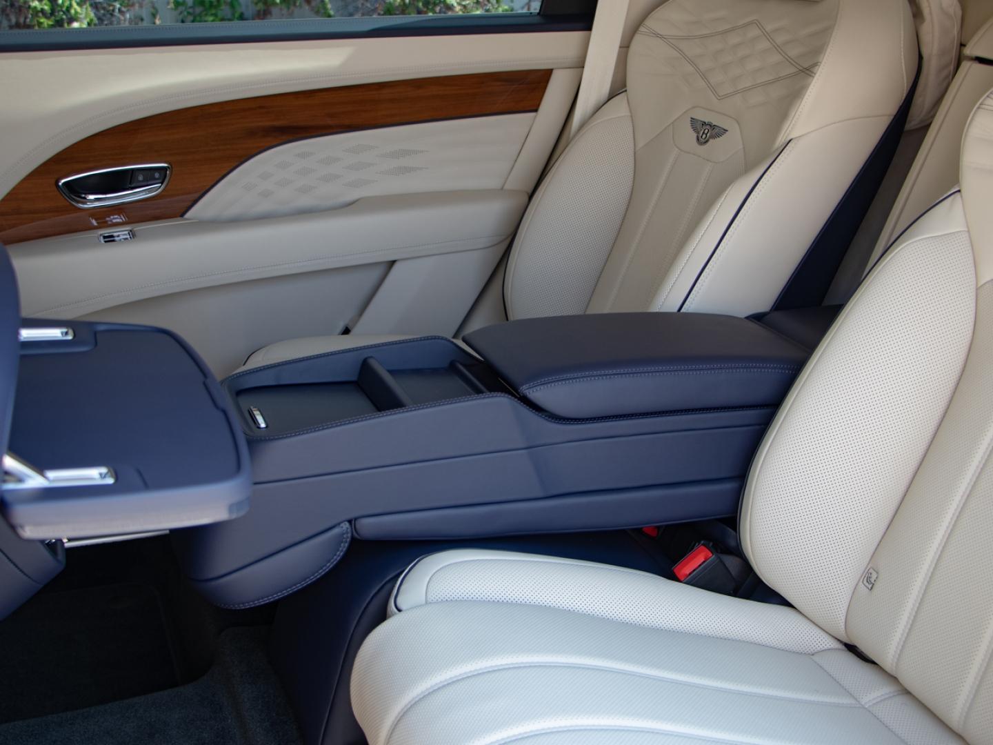 Image BENTLEY BENTAYGA EWB Atelier V8 4.0 550ch