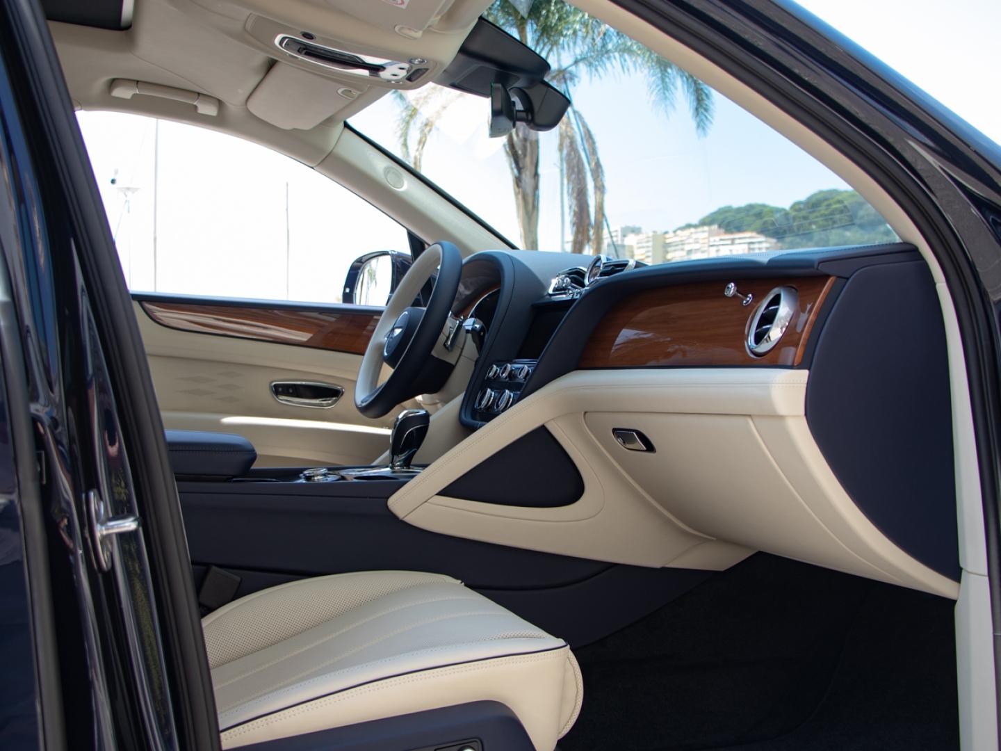 Image BENTLEY BENTAYGA EWB Atelier V8 4.0 550ch