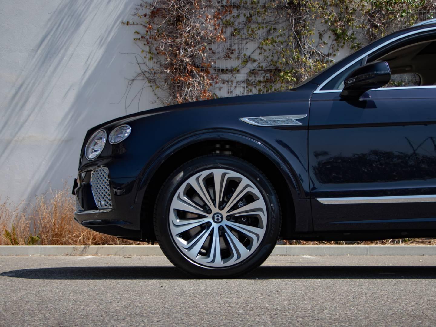 Image BENTLEY BENTAYGA EWB Atelier V8 4.0 550ch