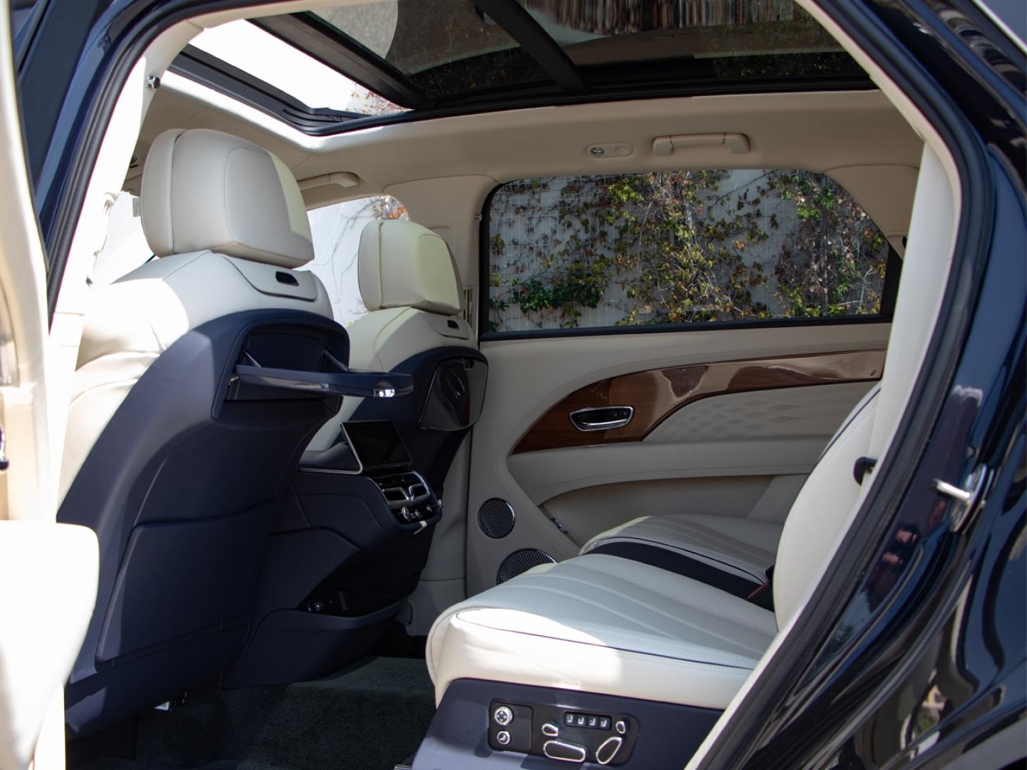 Image BENTLEY BENTAYGA EWB Atelier V8 4.0 550ch