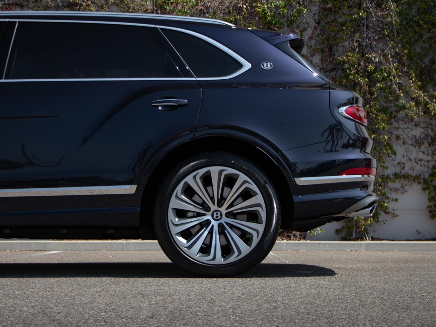 Image BENTLEY BENTAYGA EWB Atelier V8 4.0 550ch