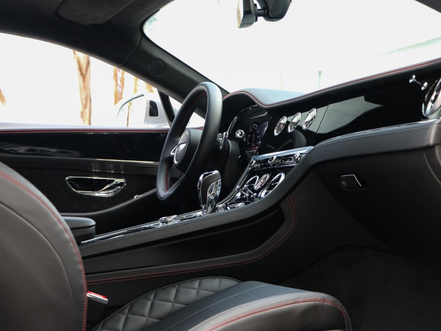 Image BENTLEY CONTINENTAL GT V8 4.0 550ch