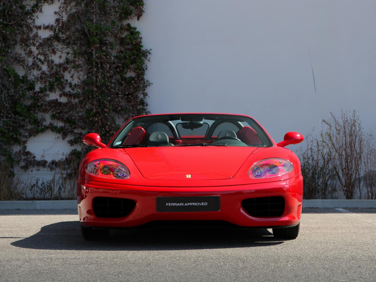 Photo FERRARI 360 SPIDER F1 V8 ATMOSPHERIQUE 3.6