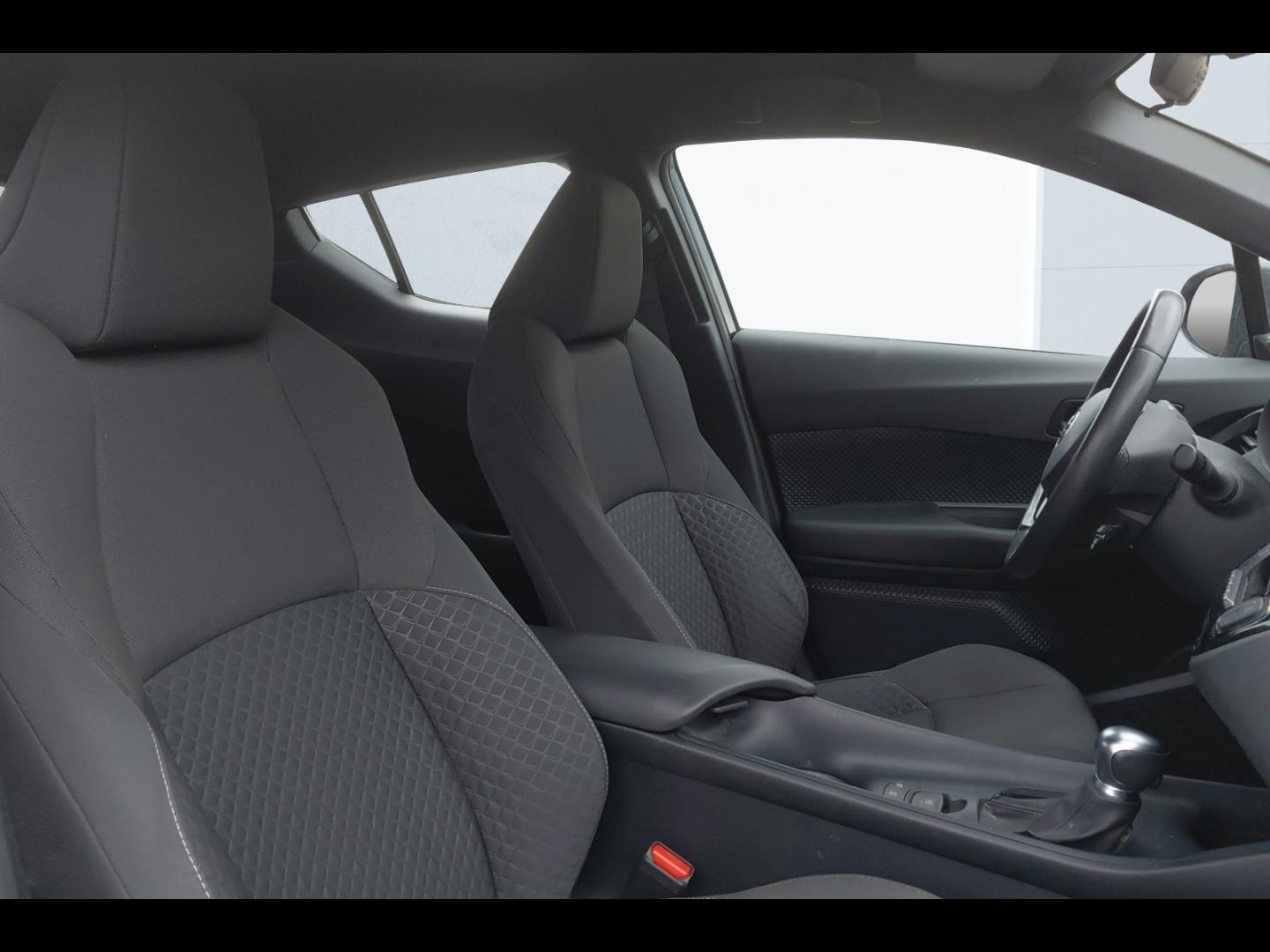 Image TOYOTA C-HR 1.8 Hybride 122ch Dynamic E-CVT