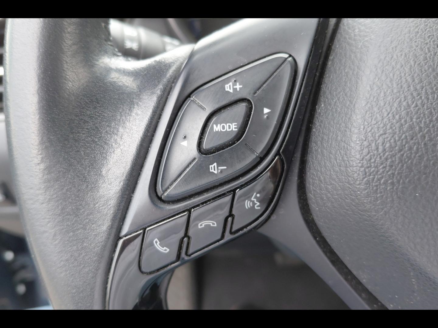 Image TOYOTA C-HR 1.8 Hybride 122ch Dynamic E-CVT
