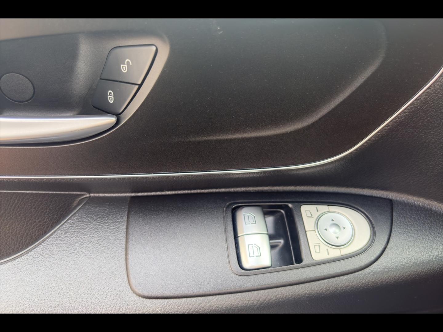 Image MERCEDES-BENZ Vito Fg 116 CDI Mixto Compact Select E6 Propulsion