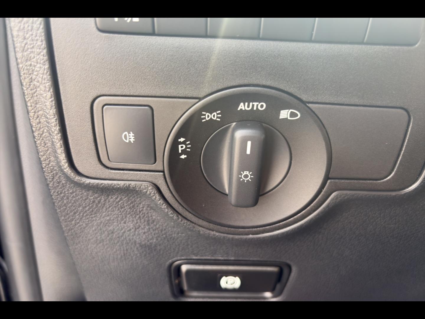 Image MERCEDES-BENZ Vito Fg 116 CDI Mixto Compact Select E6 Propulsion