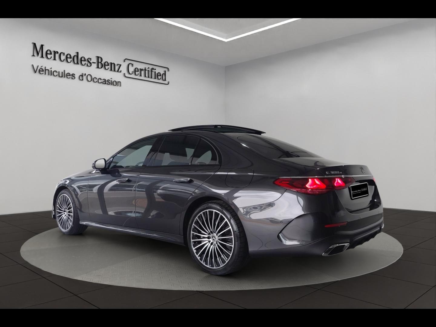 Image MERCEDES-BENZ Classe E 300 e Hybrid EQ 204+129ch AMG Line+ 9G-Tronic