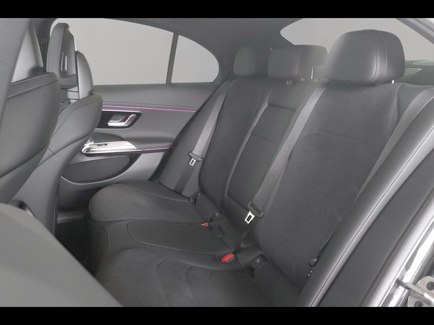 Image MERCEDES-BENZ Classe E 300 e Hybrid EQ 204+129ch AMG Line+ 9G-Tronic