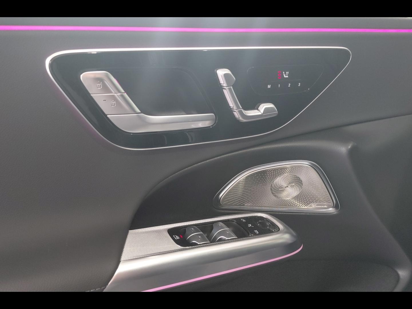 Image MERCEDES-BENZ Classe E 300 e Hybrid EQ 204+129ch AMG Line+ 9G-Tronic
