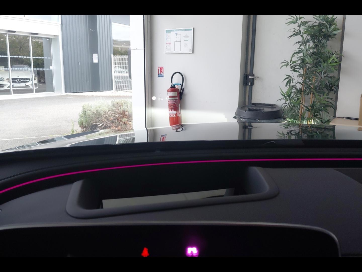 Image MERCEDES-BENZ Classe E 300 e Hybrid EQ 204+129ch AMG Line+ 9G-Tronic