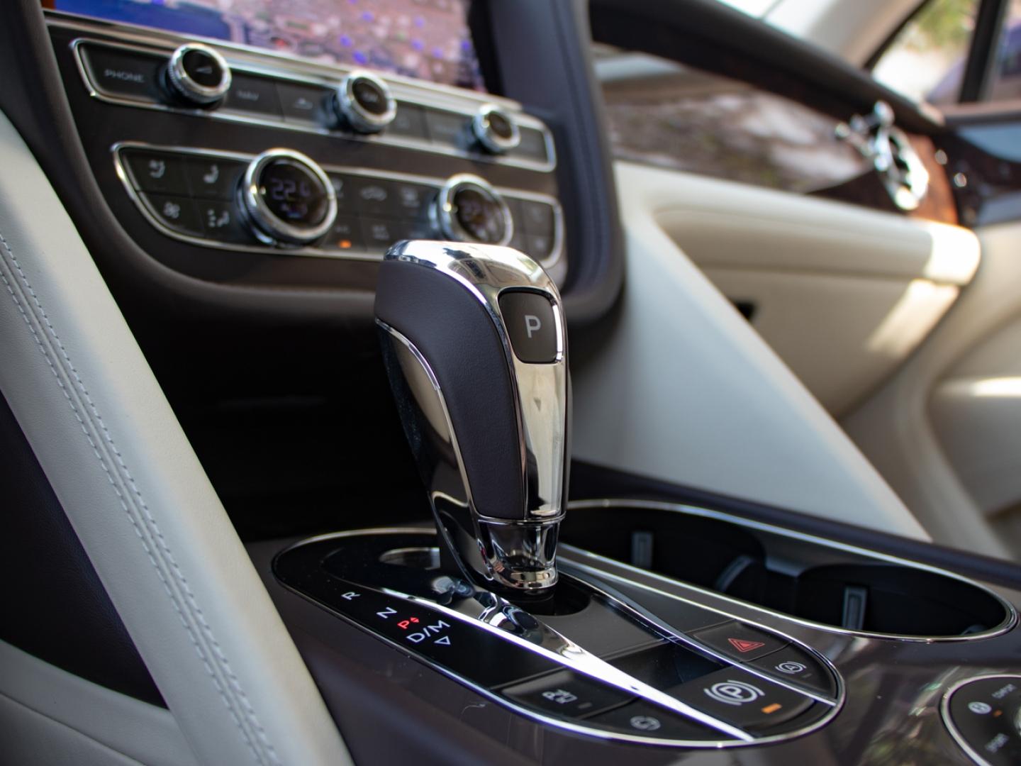 Image BENTLEY BENTAYGA Atelier V8 4.0 550ch