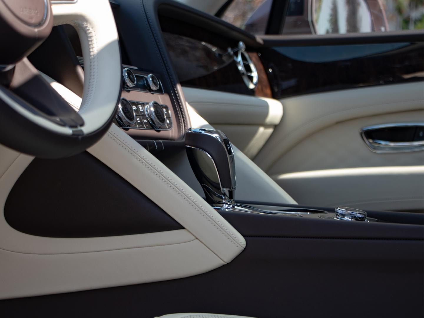 Image BENTLEY BENTAYGA Atelier V8 4.0 550ch