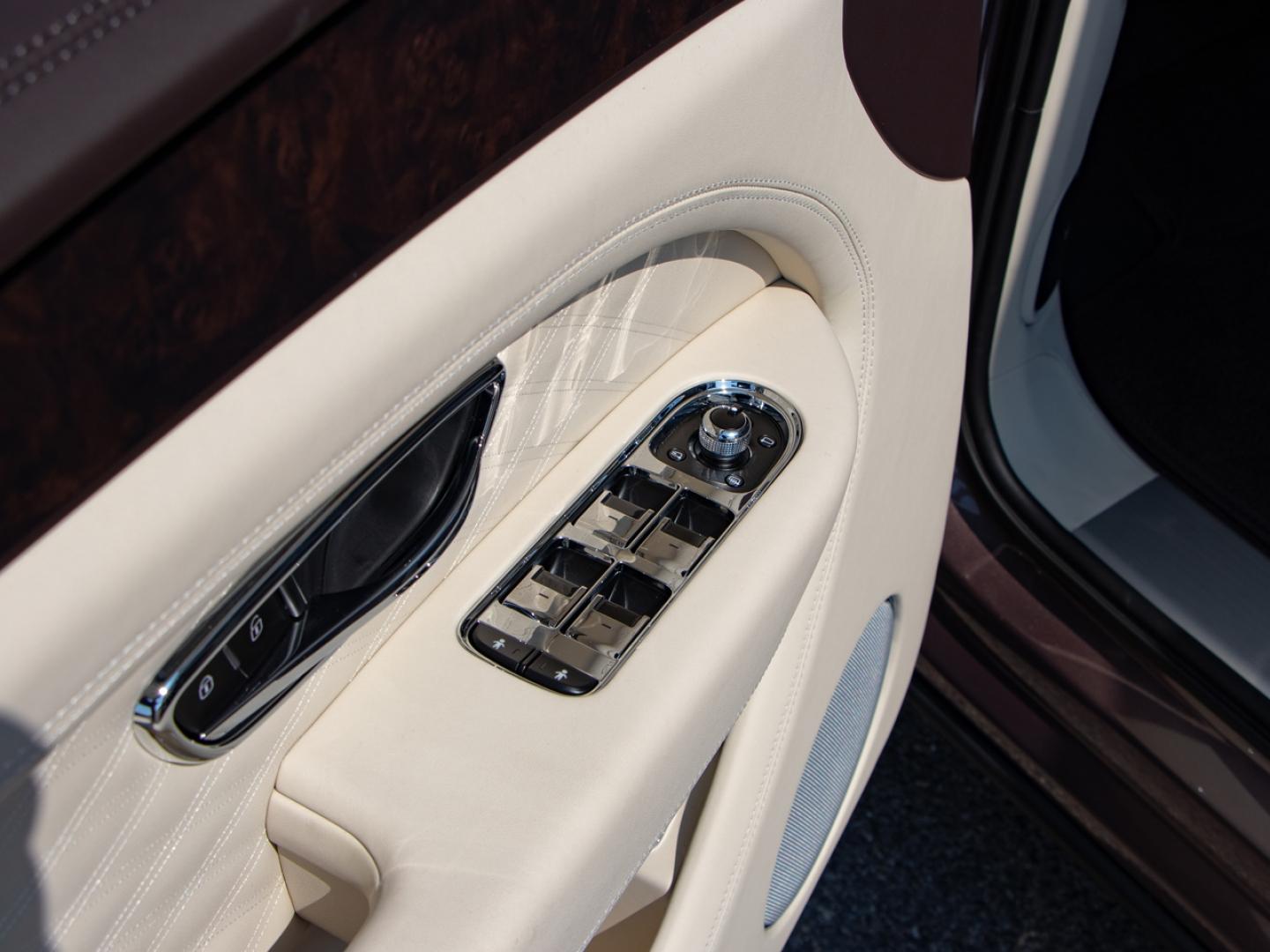 Image BENTLEY BENTAYGA Atelier V8 4.0 550ch