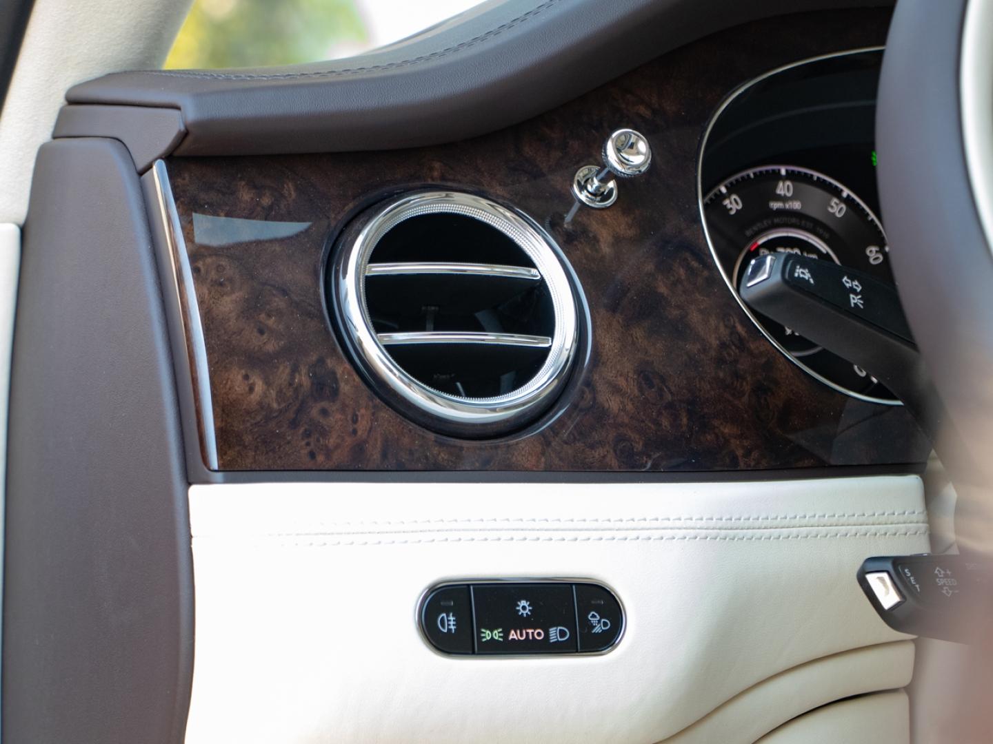 Image BENTLEY BENTAYGA Atelier V8 4.0 550ch