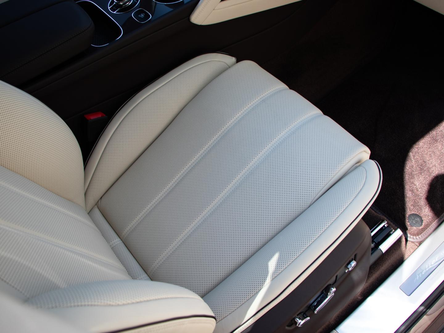 Image BENTLEY BENTAYGA Atelier V8 4.0 550ch