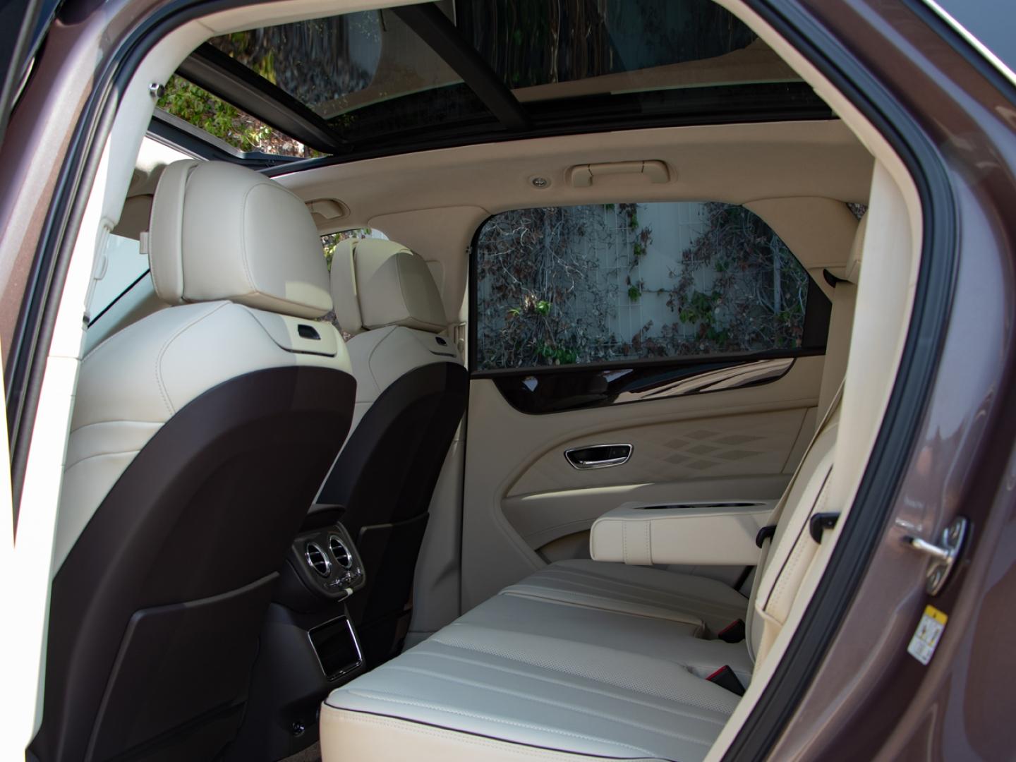 Image BENTLEY BENTAYGA Atelier V8 4.0 550ch