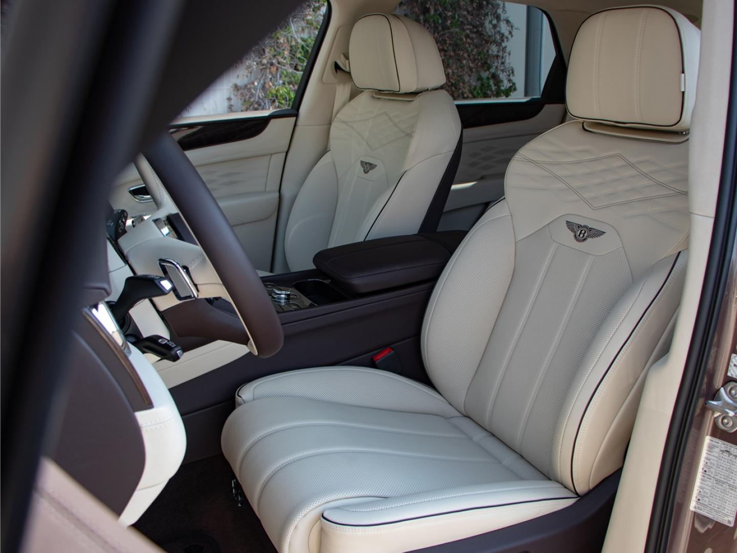 Image BENTLEY BENTAYGA Atelier V8 4.0 550ch